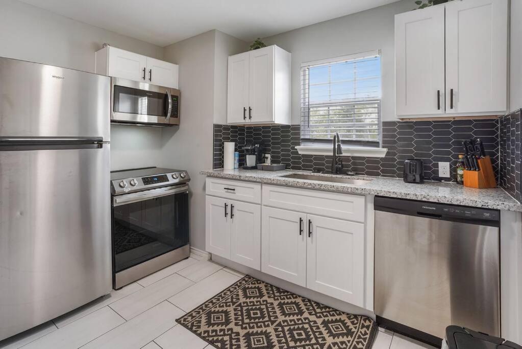 Cozy Two Bedroom Home Minutes From Downtown! Houston Exteriör bild