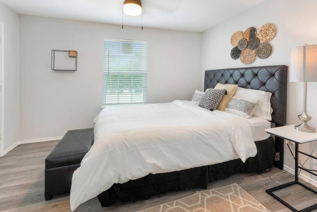 Cozy Two Bedroom Home Minutes From Downtown! Houston Exteriör bild
