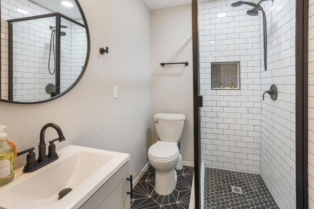 Cozy Two Bedroom Home Minutes From Downtown! Houston Exteriör bild